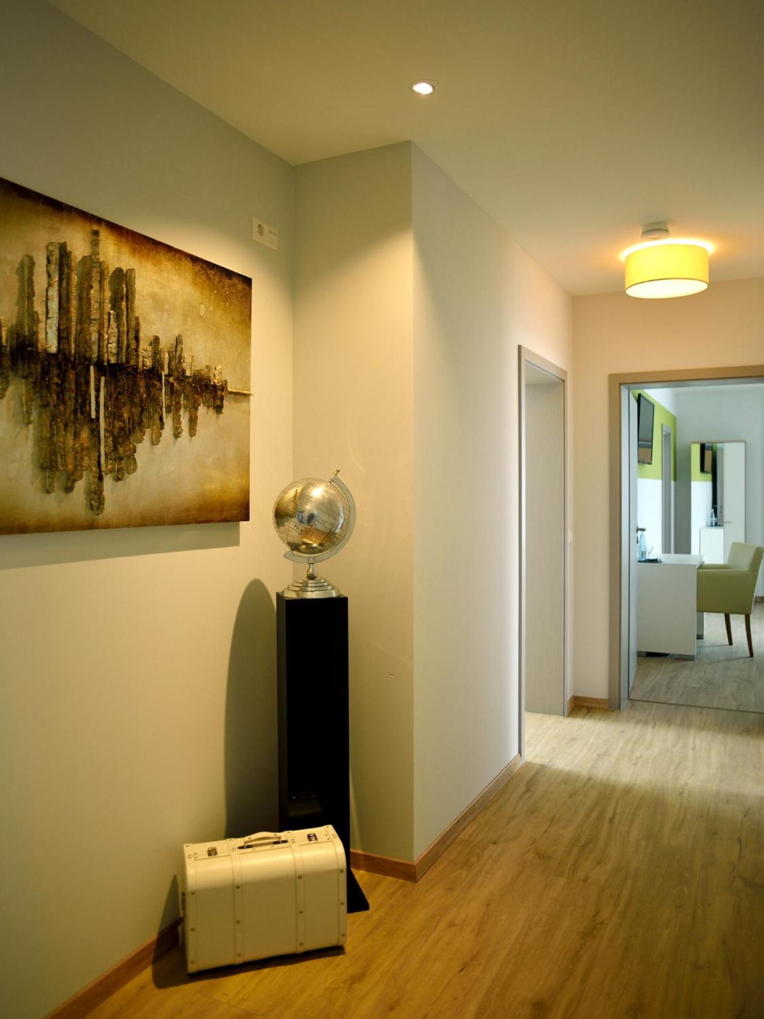 R & J Hotel Rust Zewnętrze zdjęcie